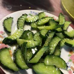 农家乐视频吃瓜图片,瓜果飘香，尽享田园风光